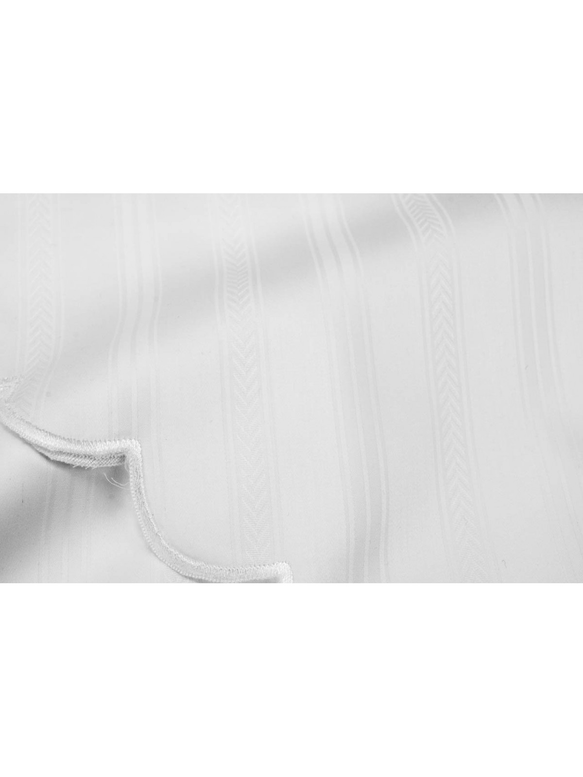 The bedspread's Lightweight Double Satin Cotton White Jacquard Pin 260x260 ref. Rebrodé Embroidered