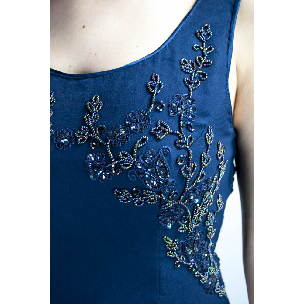 Elegantes Etuikleid Frau M Blau - Perlen Blumen am Ausschnitt