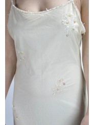 エレガントな女性ロングシースドレスMライトアイボリー-花の刺繡とビーズ