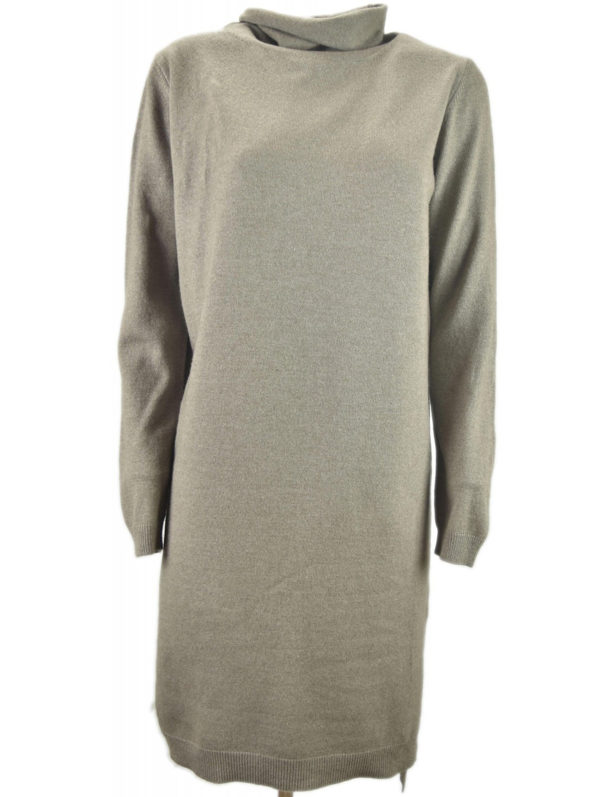 Kleid Woman Sweater Neck Ring Patches an den Ellbogen