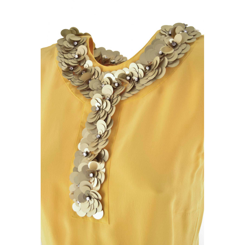 Elegant Yellow Sheath Dress Woman in Silk
