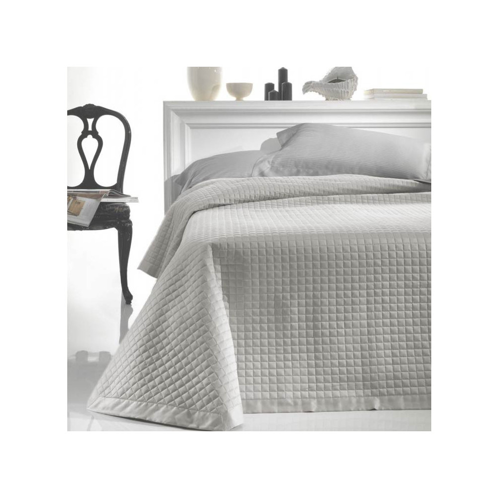 Elegant padding to enhance Summer Satin Cotton Quilted Bedspread 100 gr