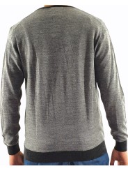 Мужчынская кардіганная кашуля з V-вобразным выразам і гузікамі